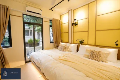 Habitación cuádruple con terraza — Spacious APT In Center featuring several distinct BRs - Bedroom w TWIN-Superking beds -Share living room, kitchen & gym